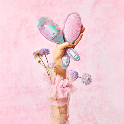 Wet Brush Original Detangler Hair Brush Elphaba (Wicked) Kit - Ultra-Soft IntelliFlex Bristles - Detangling Brush Glides Through Tangles For All Hair Types (Wet Dry & Damaged) - 1 Brush & 1 Bow