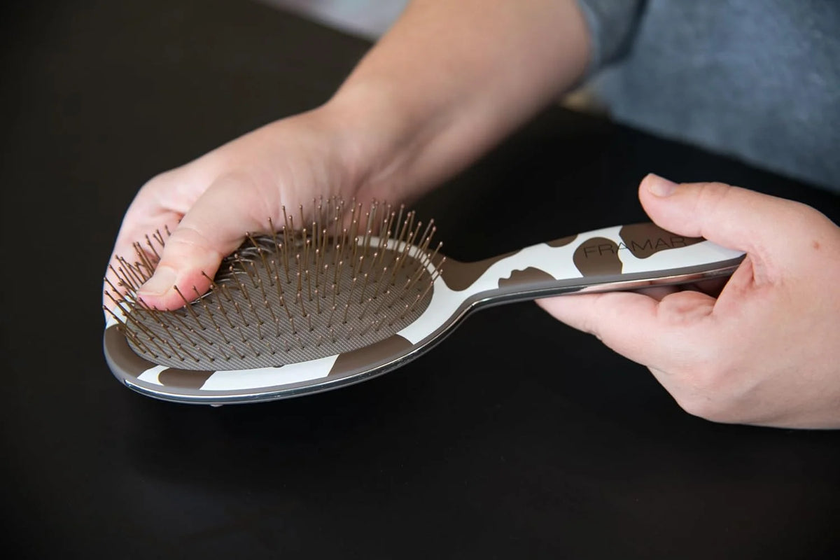FRAMAR Checkered Hair Brush Detangler, Wet Hair Brushes For Women – Pink