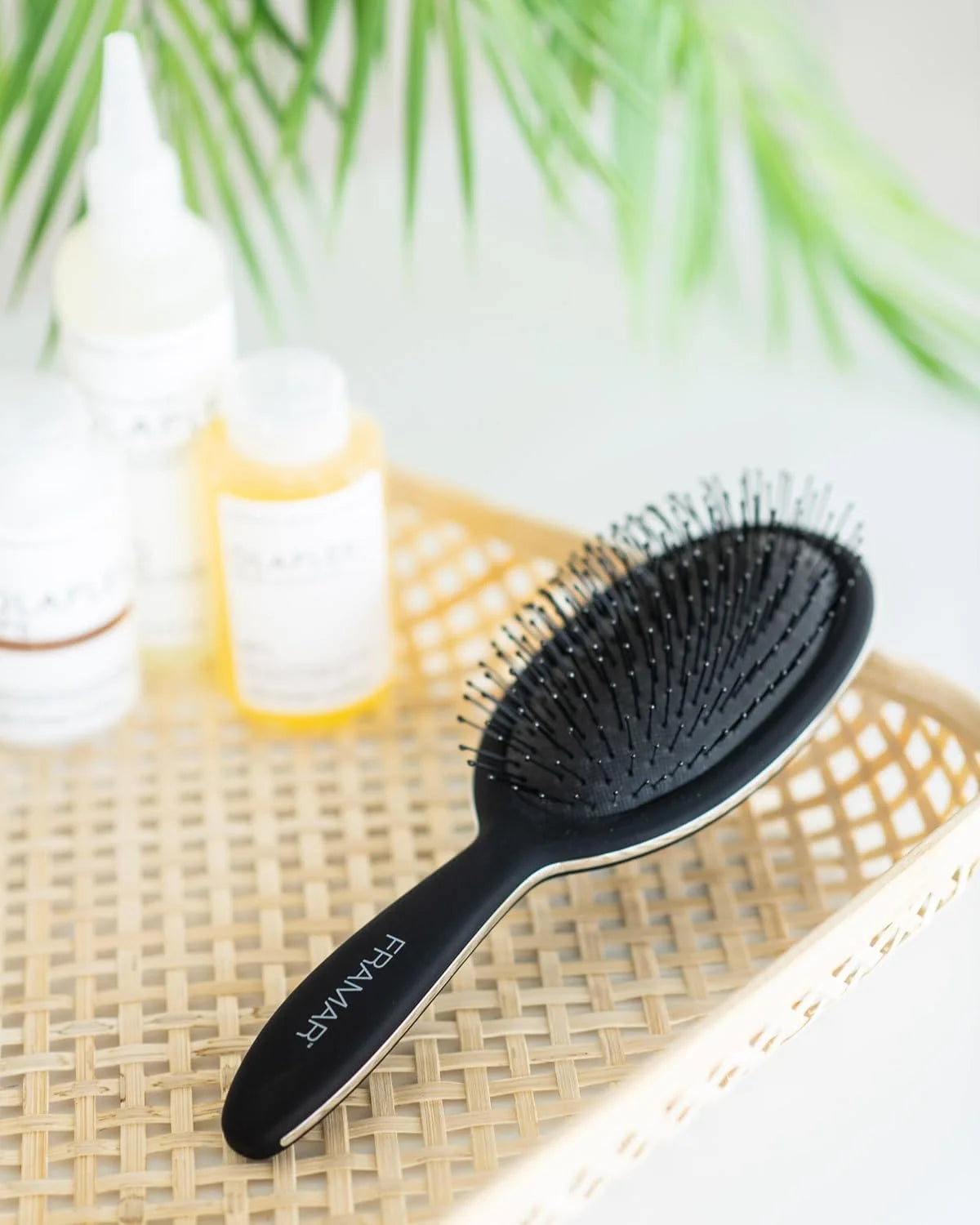 FRAMAR Checkered Hair Brush Detangler, Wet Hair Brushes For Women – Pink