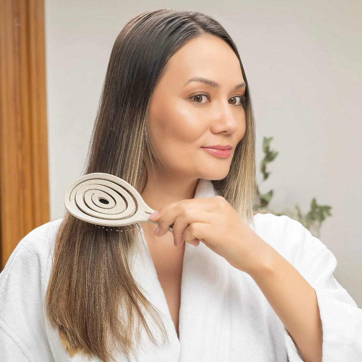Ninabella Detangler Brush - No Tangle Hair Brush for Women, Fine, Thick and Long Hair - Hairbrush for Wet and Dry Hair, Gentle on the Scalp - Light Blue